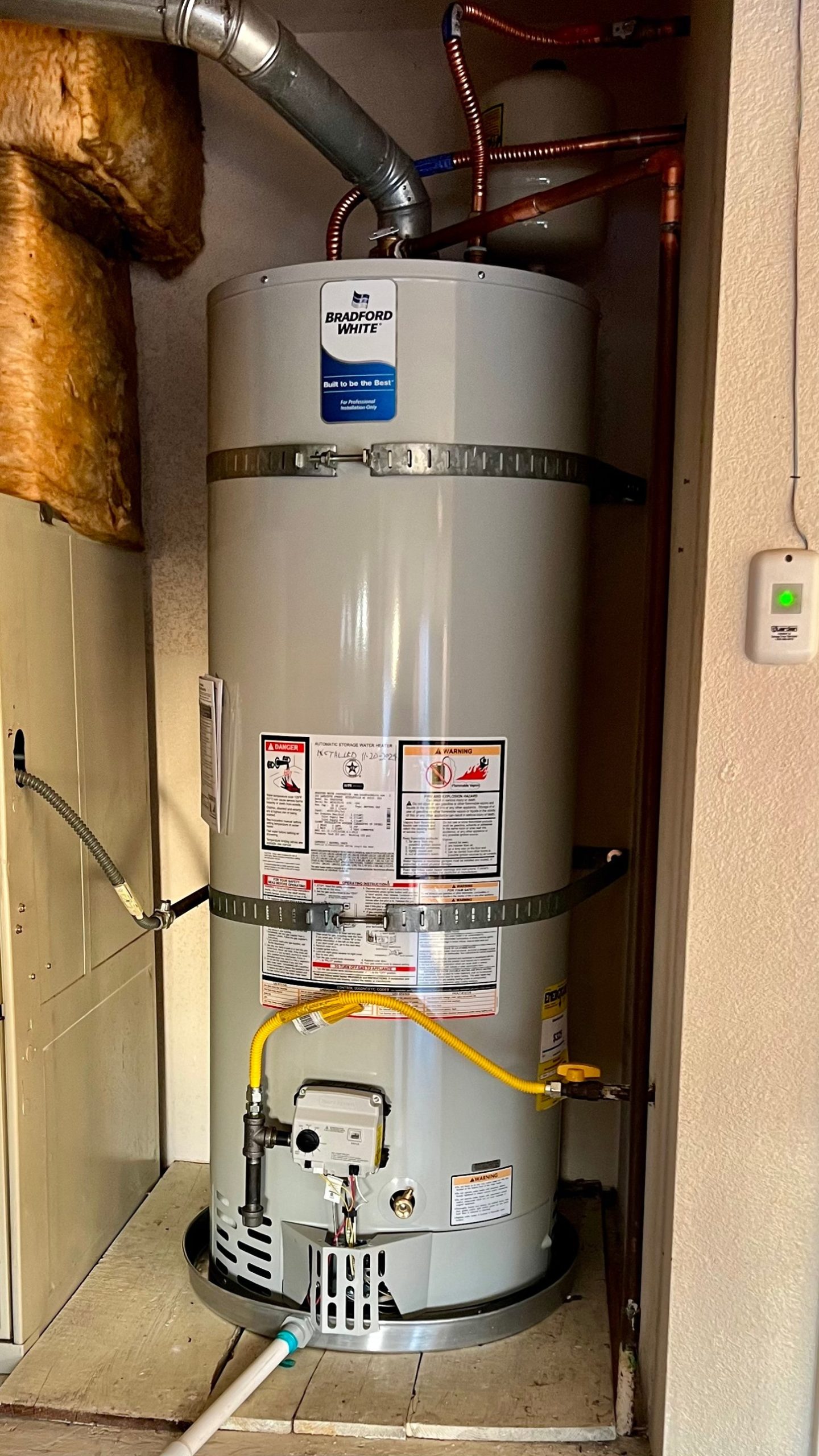 bradford-white-water-heater-closet-leak-sensor
